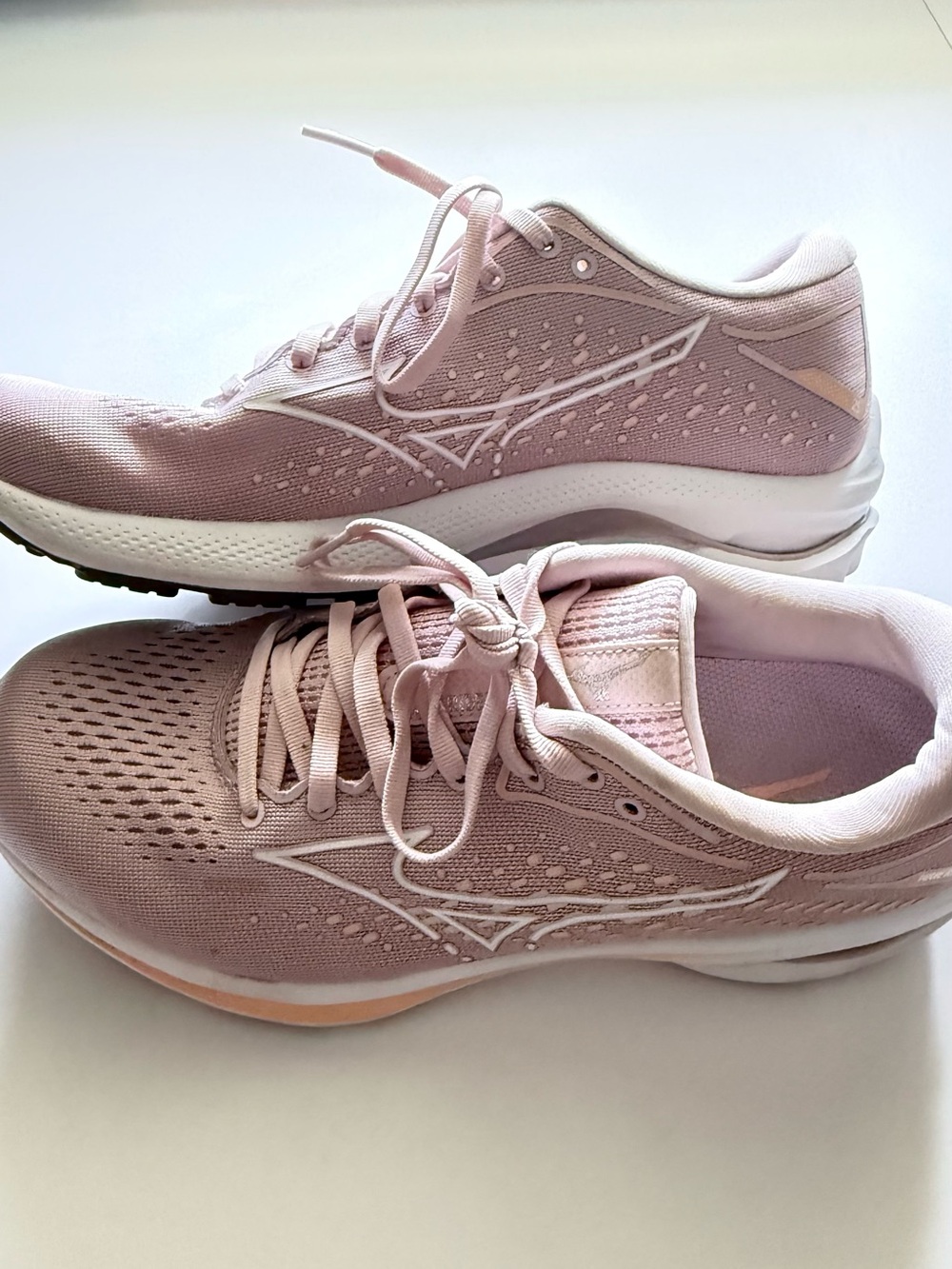 Mizuno Wave Rider Women's Running Shoes - Blush Pink size 8.5
